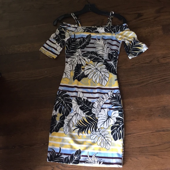 H&M dress - Picture 1 of 3